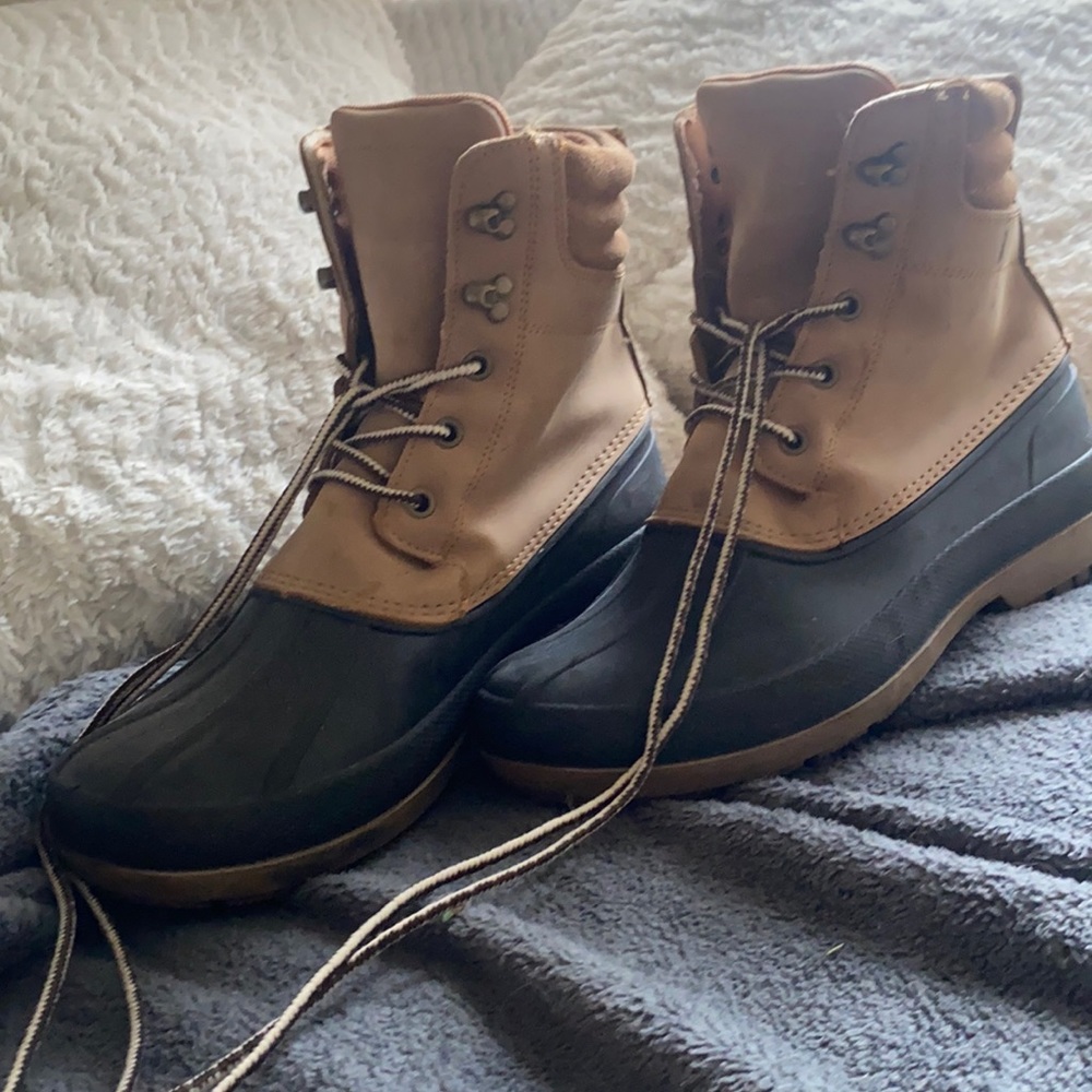 Men’s size 8 winter boots